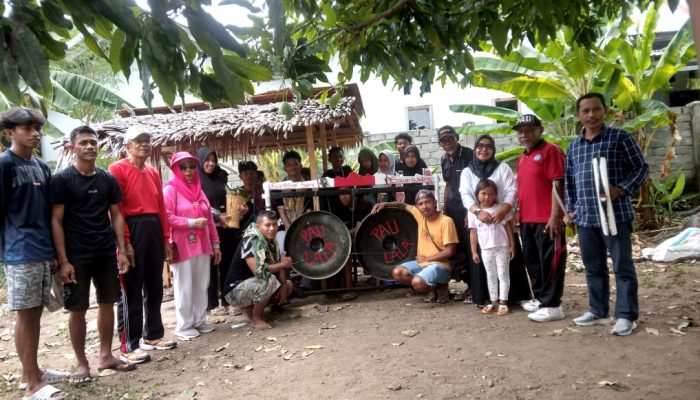 Sanggar Seni Pau Lala di Banggai Laut Terima Bantuan dari Mondopulian