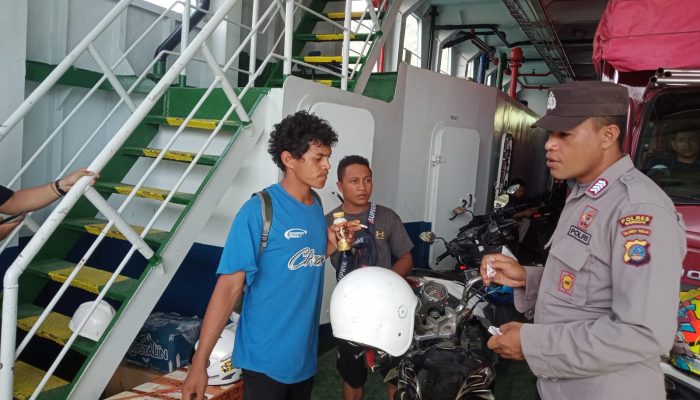 Polsek Luwuk Tingkatkan Pemeriksaan dan Pelayanan di Pelabuhan Selama Nataru 2024