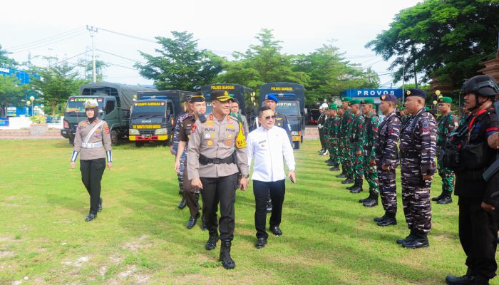 Jelang Nataru, Kapolres Banggai Pimpin Apel Gelar Pasukan Operasi Lilin 2024