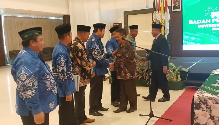 Dr. Farid Haluti Resmi Kembali Jabat Ketua BPH Unismuh Luwuk