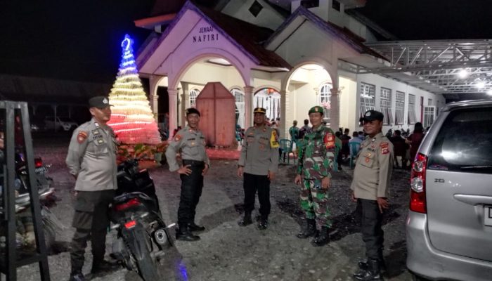 TNI-Polri di Banggai Siaga di Gereja Saat Misa Malam Natal