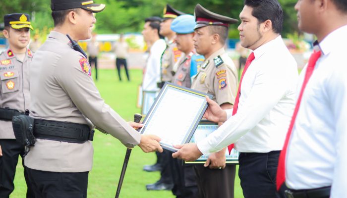 Selamat! 10 Personel Polres Banggai Berprestasi Terima  Penghargaan