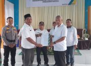 Serahkan SK, Bupati Banggai Laut Tunjuk Sahriyanto Lenta Sebagai Pejabat Kades Lipulalongo