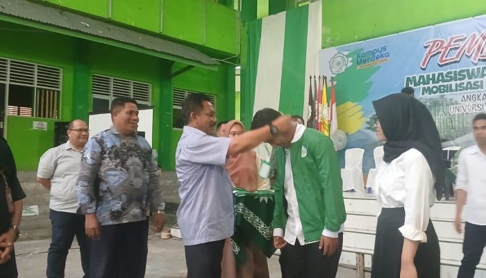 Dipusatkan di Bualemo, Rektor Unismuh Luwuk Resmi Lepas 286 Mahasiswa KKN-MB