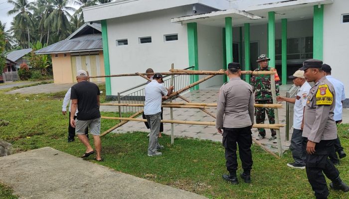 Diduga Lahan Bersengketa, Puskesmas Lobu Disegel Warga, Polsek Pagimana Turun Mediasi