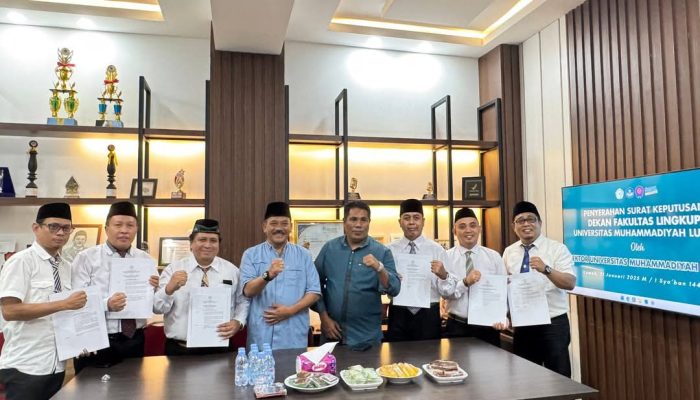 Rektor Unismuh Luwuk Serahkan SK Dekan 6 Fakultas, Diantaranya 2 Mantan Wakil Rektor