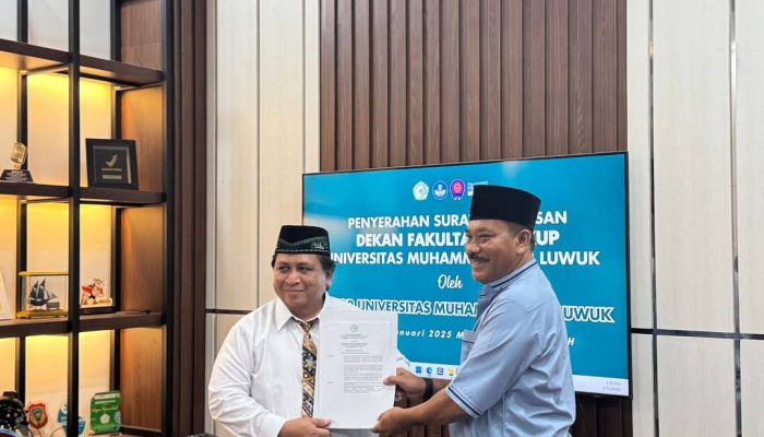 Serahkan SK 6 Dekan, Pesan Rektor Unismuh Luwuk: Dekan Harus Visioner!