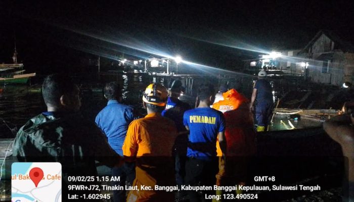 Satu Rumah Warga Roboh Diterjang Angin Kencang, Damkar dan BPBD Balut Lakukan Evakuasi