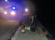 Mabuk dan Tertidur Halangi Trotoar di Luwuk, Pria ini Dibangunkan Polisi