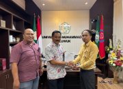 Didampingi Ketua LP3M, Rektor Unismuh Luwuk Teken Kerjasama dengan Asuransi Bumida 1967