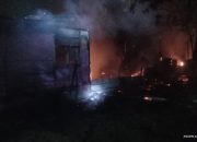 Diduga Korsleting Listrik, Rumah Nenek Sukaeni di Sisipan Batui Terbakar