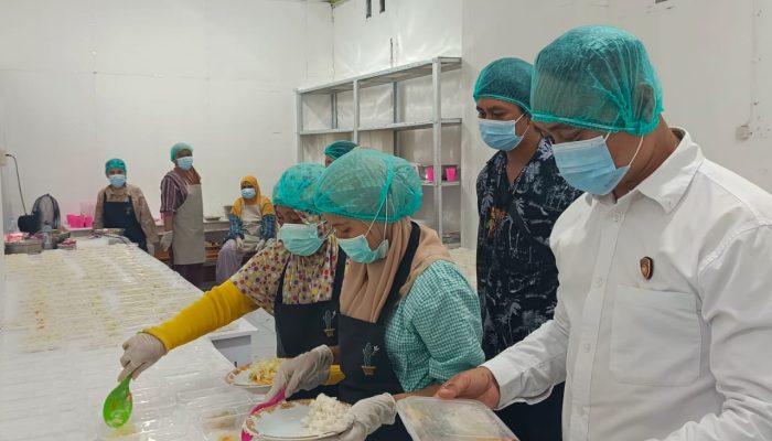 Peluncuran Program Makan Bergizi Gratis di Banggai Kepulauan Diwarnai Keterlambatan