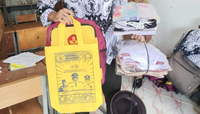 Soroti Penyaluran Bantuan Disdik di Simpang Raya Jelang PSU, Aktivis Bakal Adukan ke Bawaslu dan Polres Banggai 