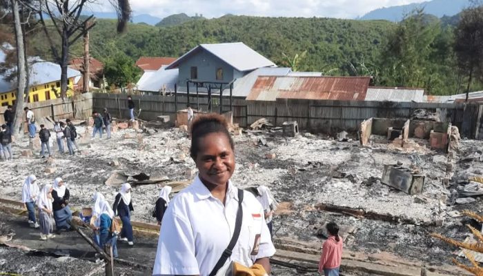 Gedung SMA Negeri 1 Paniai Terbakar