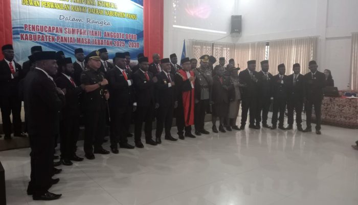 Pengucapan Sumpah Anggota DPRD Terpilih Kabupaten Paniai Masa Jabatan 2025-2030