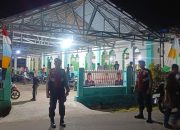 Samapta Polres Bangkep Amankan Sholat Tarawih di Masjid At-Taqwa Desa Bongganan