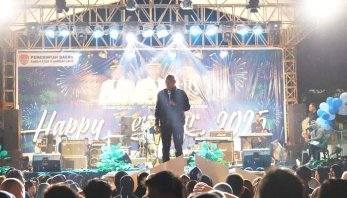 Pemda Balut Gelar Perayaan Malam Tahun Baru 2025, Bupati: Sebagai Refleksi Menyongsong Tahun yang Lebih Baik