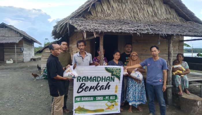 Ramadhan Berkah, PWI-SMSI Banggai Bersama PT KLS Berbagi di Moilong