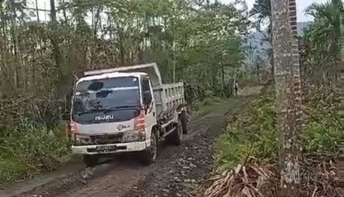 Gula-gula Jelang PSU di Simpang Raya,  Jalan Usaha Tani Ditimbun Hingga 2 Kilometer 