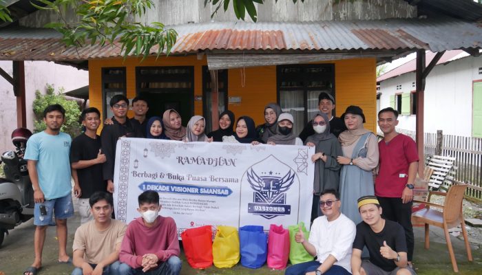 Momen Ramadhan, Alumni Smansab 2015 Berbagi Sembako dan Gelar Bukber
