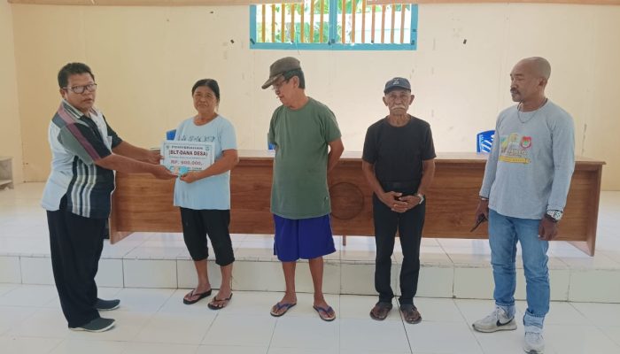 Desa Tone Jadi yang Pertama Salurkan BLT-DD Tahap 1 di Kecamatan Totikum