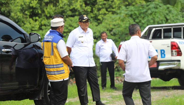 Wabup Bangkep Serfy Kambey Tinjau TPS Saiyong untuk Persiapan Pembangunan TPST