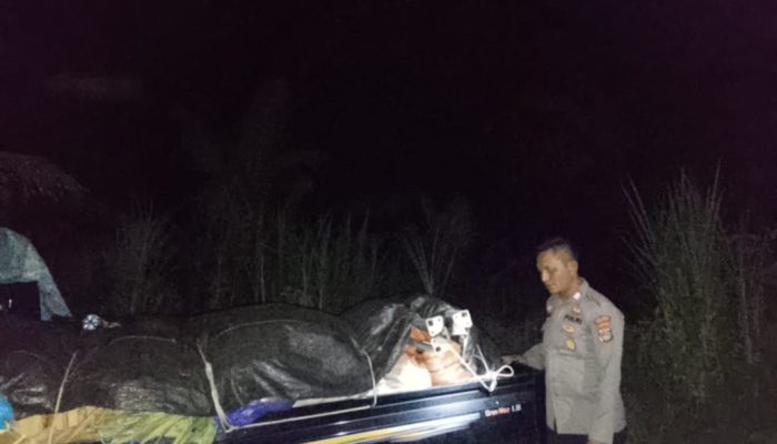 Laka di Bunta, Mobil Pick Up Tabrak Pembatas Jalan Hingga Terguling