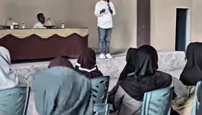 Ketua DPRD Balut Gelar Reses di Desa Tinakin Laut, Sampaikan Pentingnya Pemerataan Pembangunan dan Akses Informasi