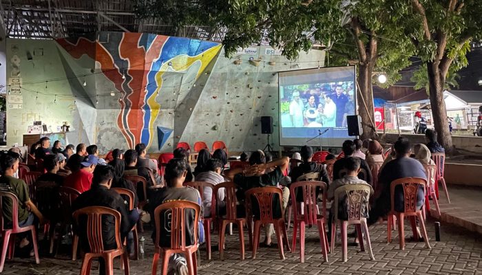 Pemutaran Film Dokumenter “Pulau Plastik” Sukses Digelar di Majokot Drink Caffe Luwuk