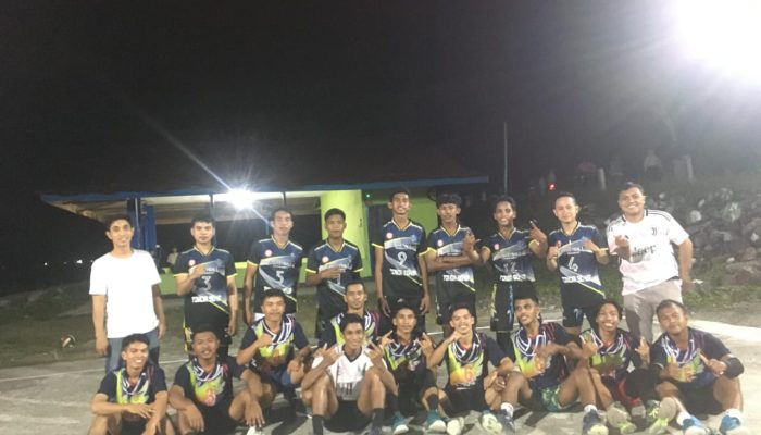 Tim Voli FKIP Unismuh Luwuk Tekuk Karang Taruna Sinorang di Laga Persahabatan 