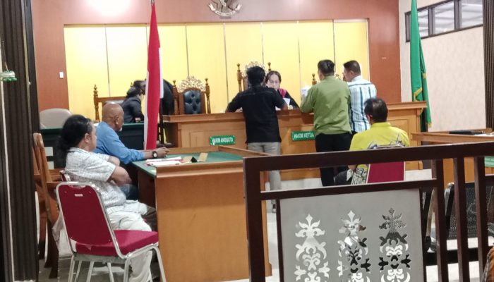 Memanas, Sidang Praperadilan Jurnalis Hendly Mangkali Berlangsung Tegang