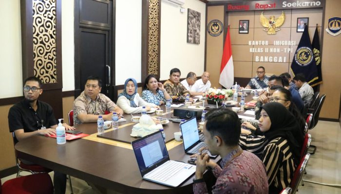 Kanim Kelas II Non-TPI Banggai Gandeng Akademisi Bahas Standar Pelayanan Imigrasi