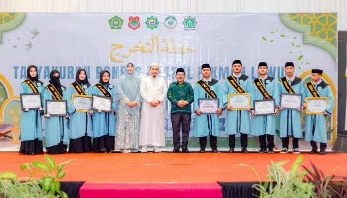 Luluskan 180 Santri, Ponpes Daarul Hikmah Luwuk Gelar Acara Perpisahan