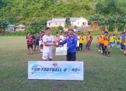 Turnamen Fun Football U-40+ di Desa Kautu Remi Ditutup, Kasat Pol PP Serahkan Hadiah