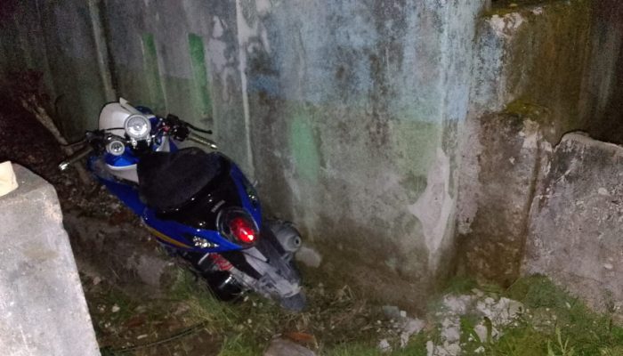 Diduga Mabuk, Remaja Asal Serese Masama Ini Tabrak Pagar Gereja Advent