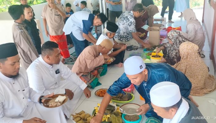 Dihadiri Aleg Herdi Djiada, Masjid Al Fattah Bukit Mambual Gelar Doa Bersama