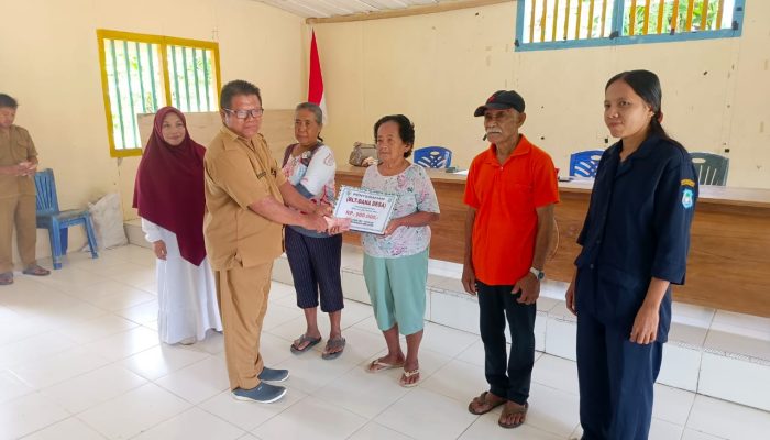 24 KPM di Desa Tone Terima BLT-DD Tahap II, Diharap Dapat Ringankan Beban Ekonomi