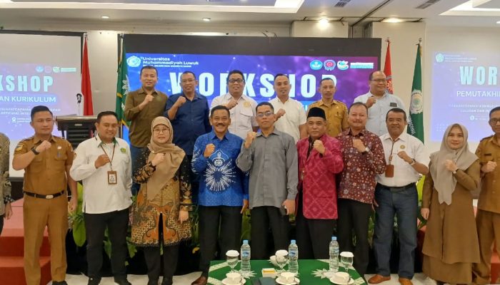 Tak Hanya Unggul Akademik, Rektor Unismuh Luwuk Tekankan Lulusan Harus Adaptif dan Berkarakter!