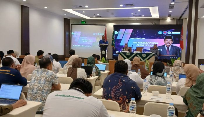 Berlangsung 2 Hari, Rektor Unismuh Luwuk Buka Workshop Pemutakhiran Kurikulum