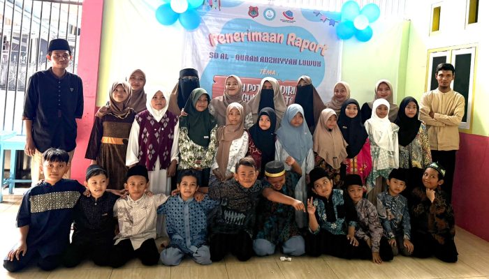 Momen Penuh Makna, Penerimaan Rapor SD Al Qur’an Azkiyyah Luwuk