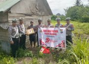 Polres Banggai Bagikan Sembako ke Tukang Ojek Hingga Buruh