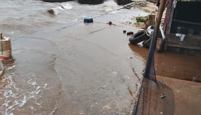Rumah Warga di Dusun Tengkel Terancam Diterjang Gelombang Barat