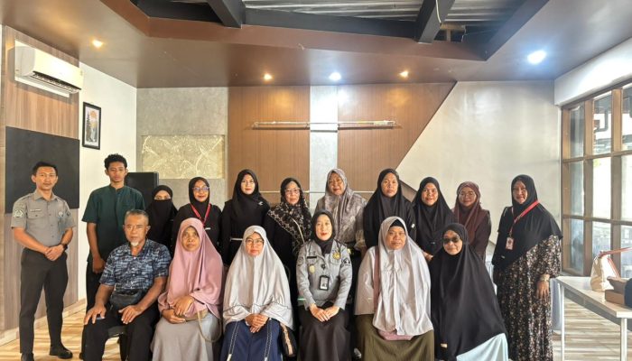 Dekatkan Layanan, Imigrasi Banggai Gelar Eazy Passport di Tojo Una-Una