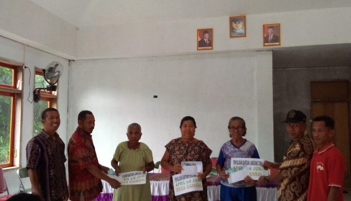 Bukti Nyata Kepedulian, Pemdes Gansal Salurkan BLT Dana Desa Tahap II kepada 7 KPM