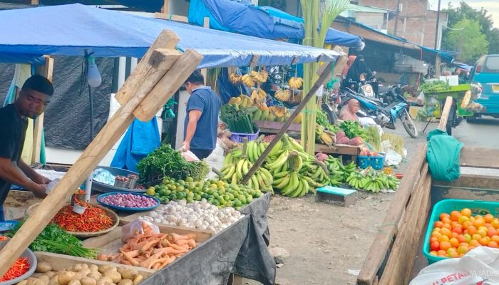 Harga Tomat di Pasar Simpong Tembus Rp30 Ribu Per Kilogram 