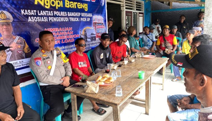Ngopi Bareng Sopir Truk, Satlantas Polres Bangkep Kampanyekan Keselamatan dan Cegah Praktik ODOL