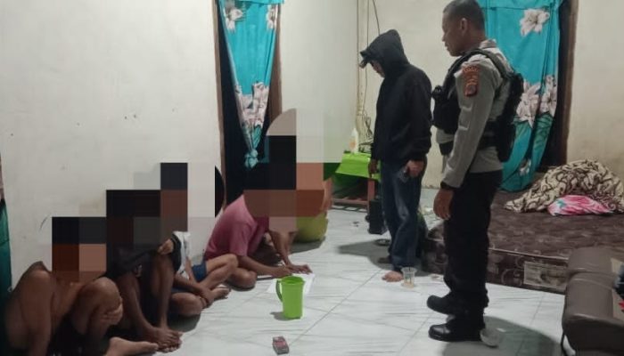 Polisi Pergoki 5 Anak Bawah Umur Asyik Pesta Miras di Batui