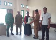 Pemdes Tompudau Salurkan Bantuan Beras Ketahanan Pangan, 30 KK Terima 10 Kg Per KK