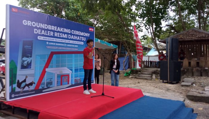 Kacab dan Karyawan MRM Luwuk Ucapkan Terima Kasih kepada Dirut PT MRM atas Pembangunan Dealer Resmi Daihatsu