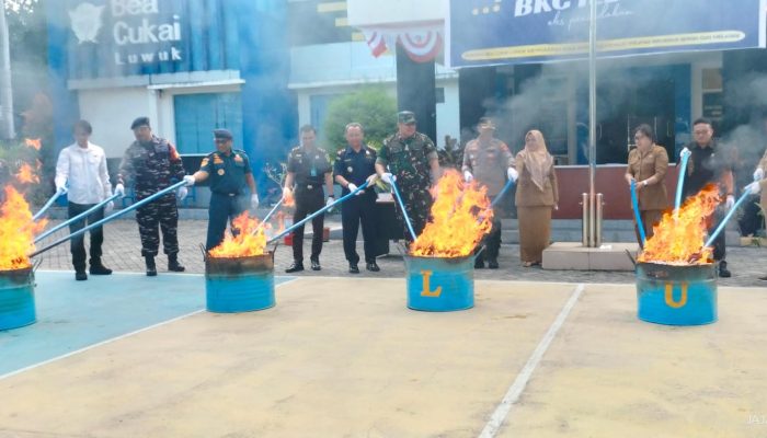 Bea Cukai Luwuk Musnahkan Ratusan Ribu Batang Rokok dan Miras Ilegal